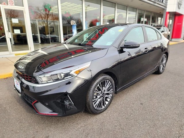 2023 Kia Forte - Image 2 of 20