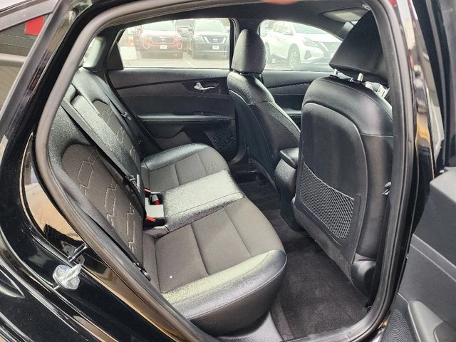 2023 Kia Forte - Image 12 of 20