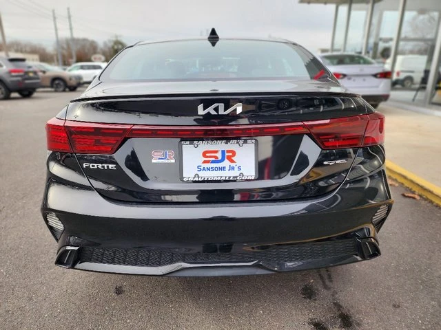 2023 Kia Forte - Image 5 of 20