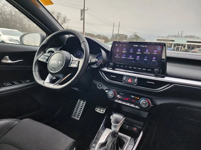 2023 Kia Forte - Image 11 of 20