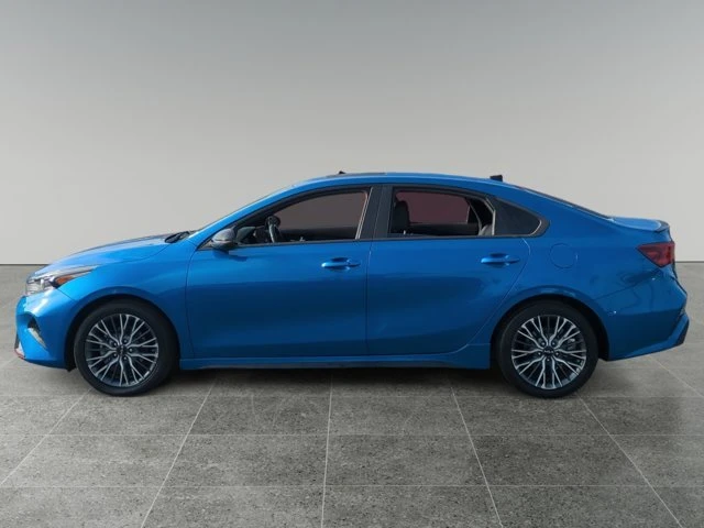 2023 Kia Forte - Image 2 of 15
