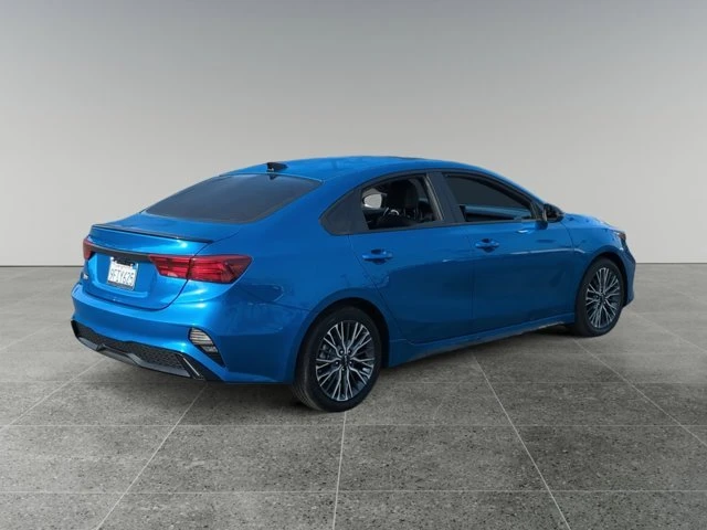 2023 Kia Forte - Image 5 of 15
