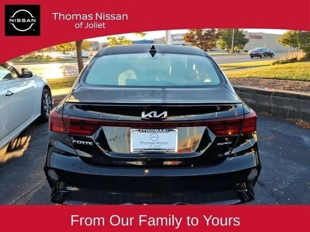 2023 Kia Forte - Image 4 of 10