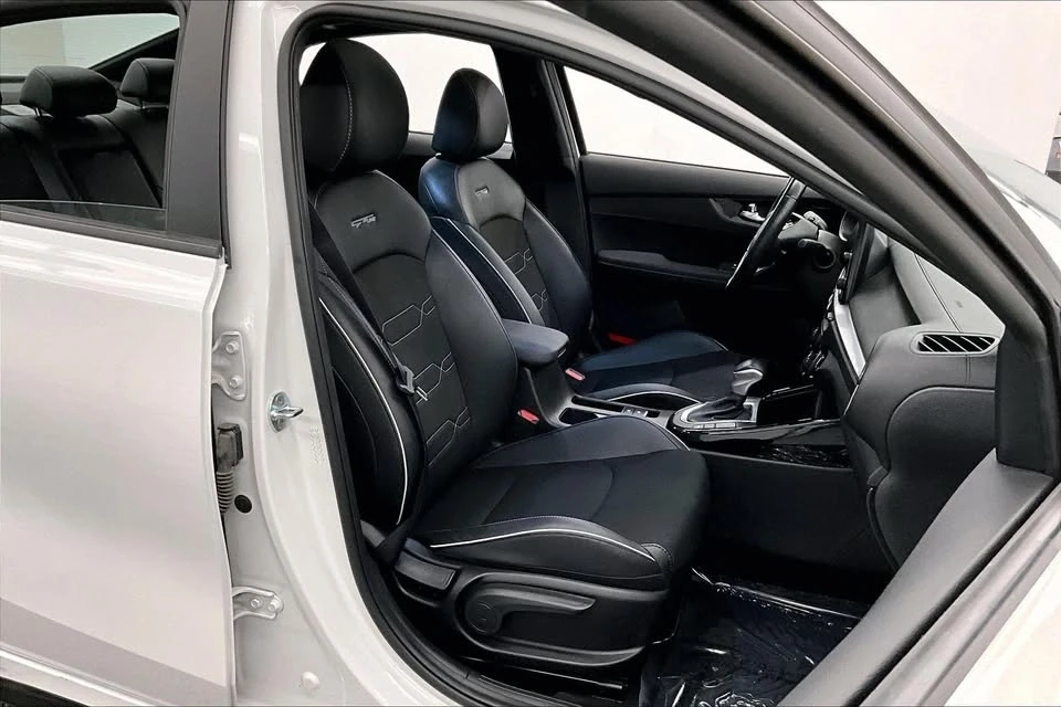2023 Kia Forte - Image 7 of 14