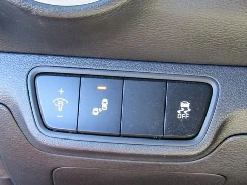 2023 Kia Forte - Image 18 of 19