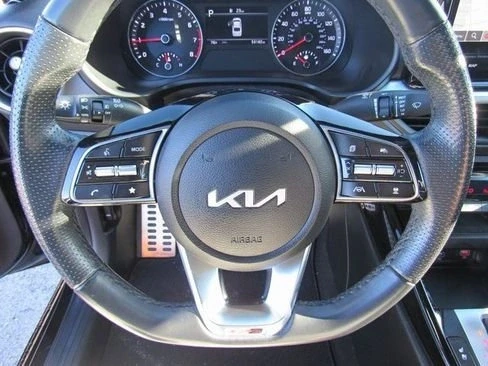 2023 Kia Forte - Image 17 of 19