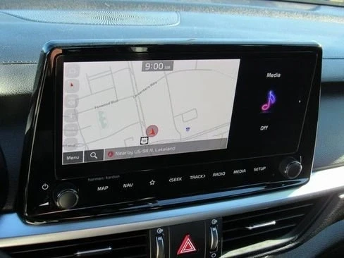2023 Kia Forte - Image 12 of 19