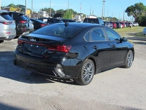 2023 Kia Forte - Image 3 of 19