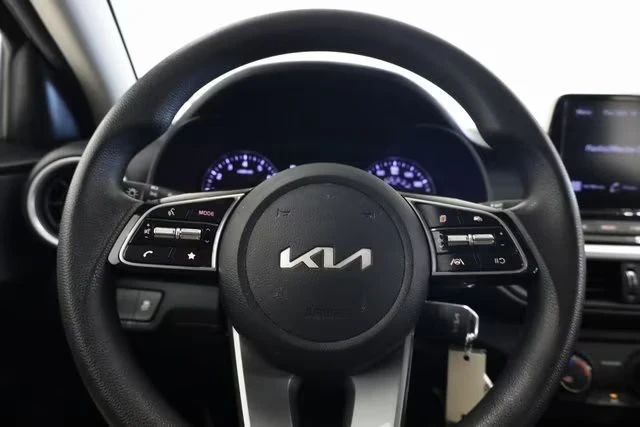 2023 Kia Forte - Image 10 of 13