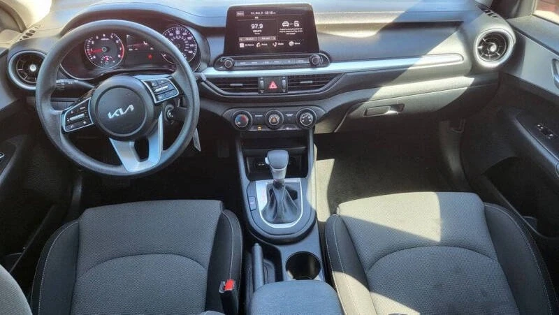 2023 Kia Forte - Image 8 of 12
