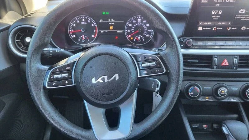 2023 Kia Forte - Image 9 of 12