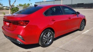 2023 Kia Forte - Image 4 of 12