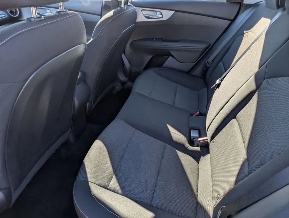 2023 Kia Forte - Image 6 of 7