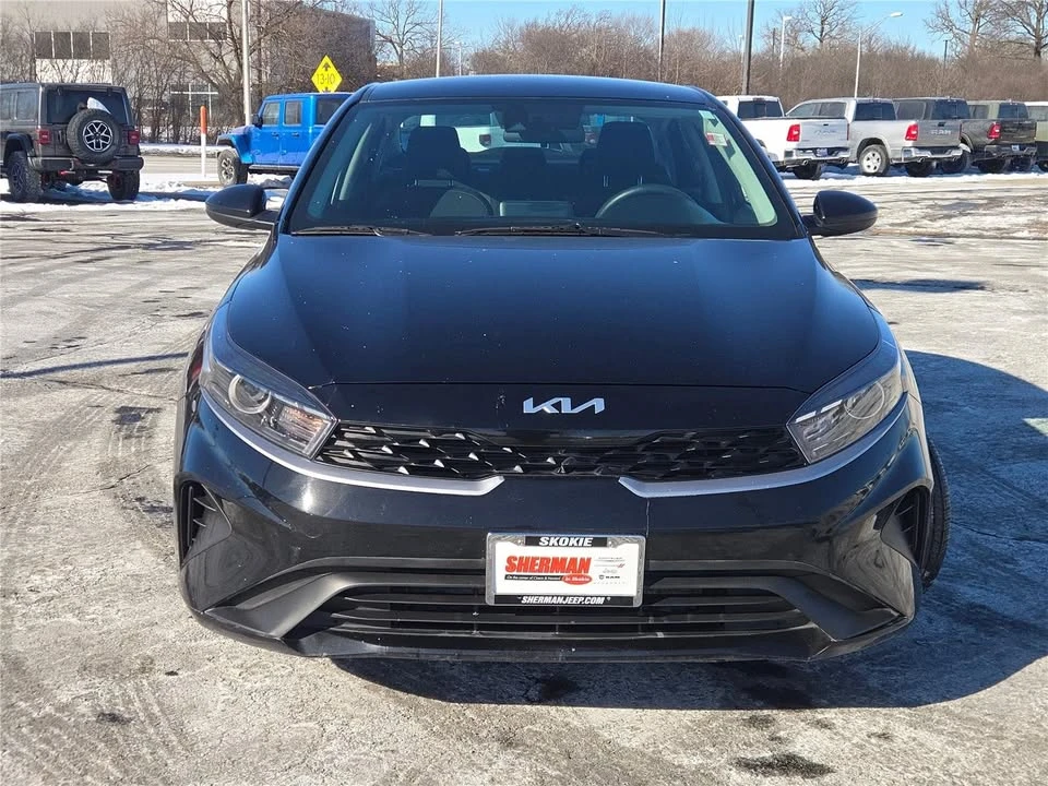 2023 Kia Forte - Image 3 of 20