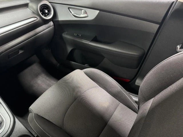 2023 Kia Forte - Image 16 of 20