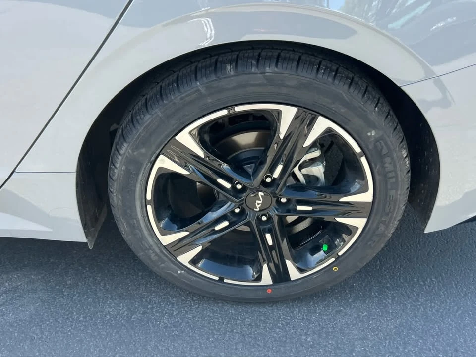 2023 Kia Optima/K5 - Image 10 of 15