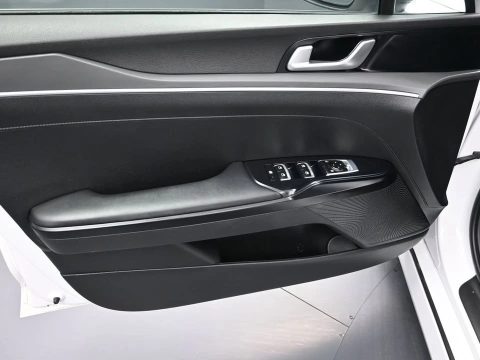 2023 Kia Optima/K5 - Image 10 of 20
