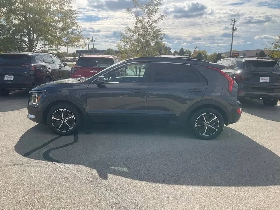 2023 Kia Niro - Image 6 of 8