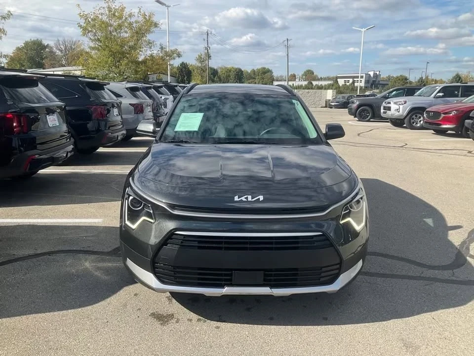 2023 Kia Niro - Image 8 of 8