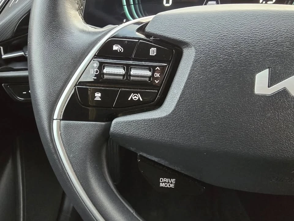 2023 Kia Niro - Image 8 of 19
