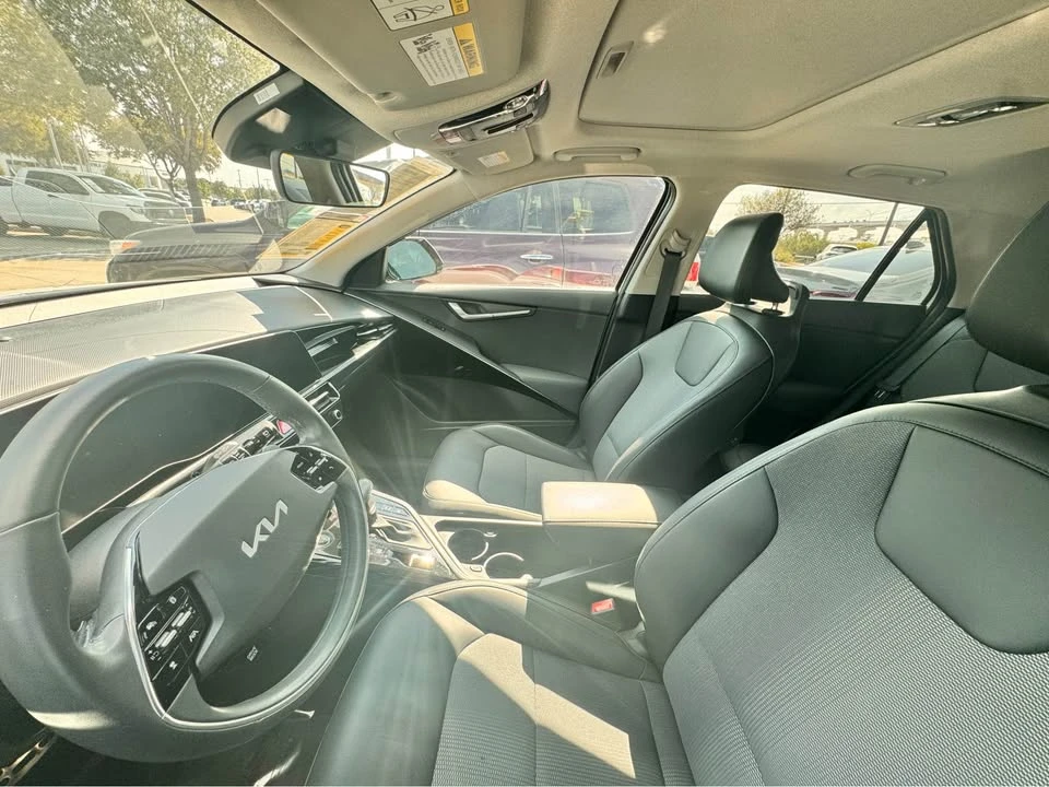 2023 Kia Niro - Image 4 of 5