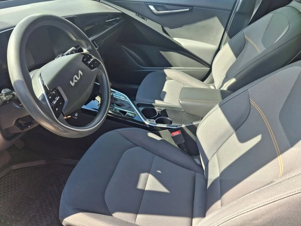 2023 Kia Niro - Image 9 of 10