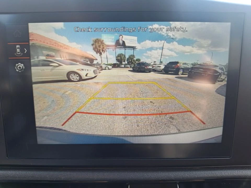 2023 Kia Niro - Image 5 of 10