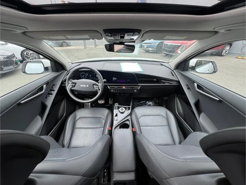 2023 Kia Niro - Image 13 of 20