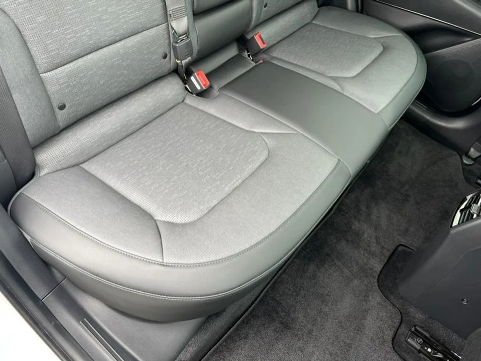 2023 Kia Niro - Image 8 of 20