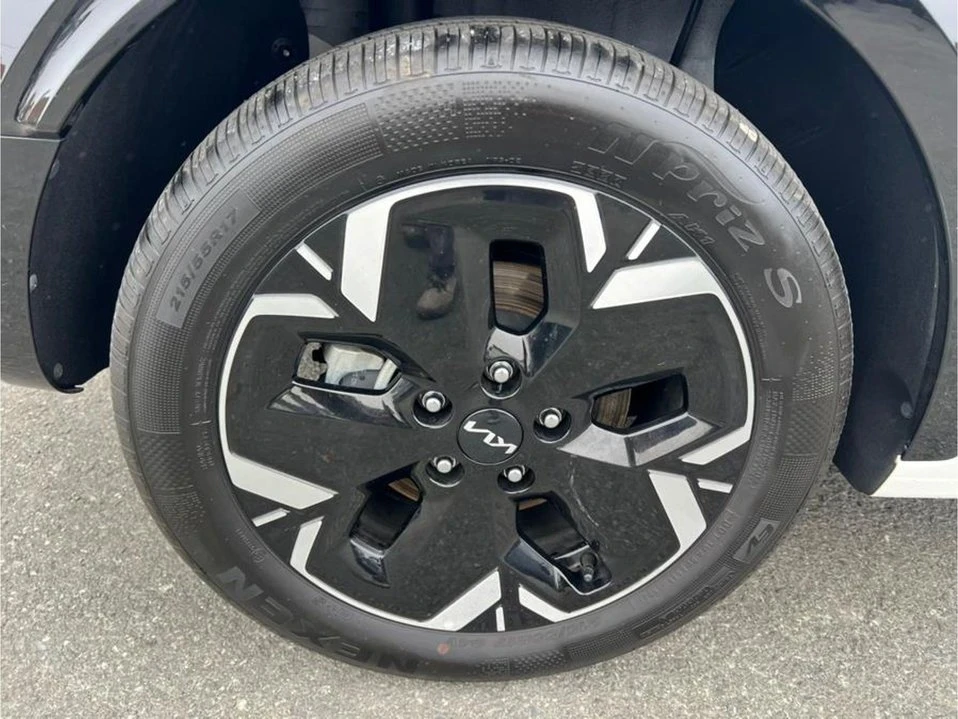 2023 Kia Niro - Image 19 of 20