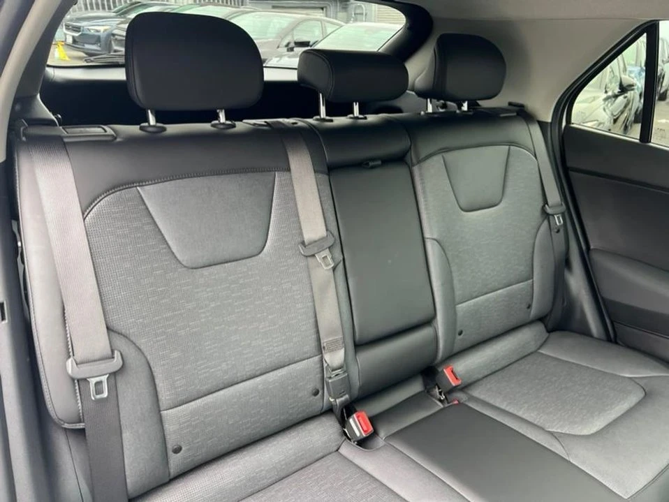 2023 Kia Niro - Image 16 of 20