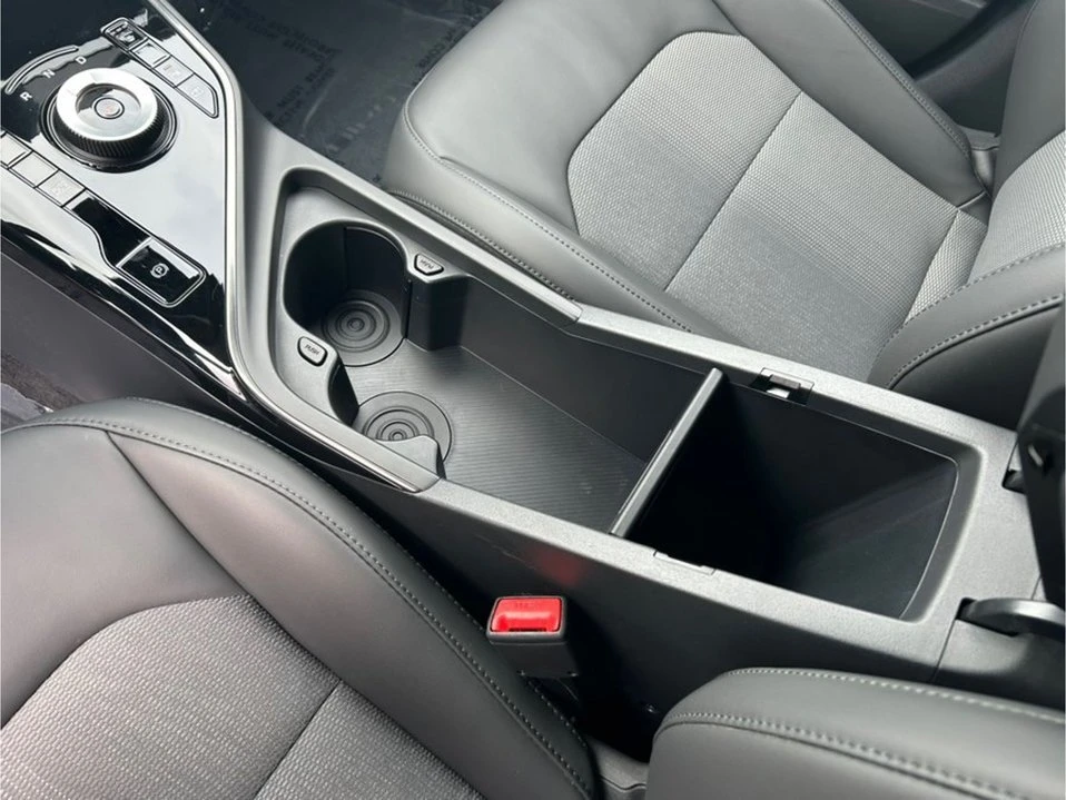 2023 Kia Niro - Image 17 of 20