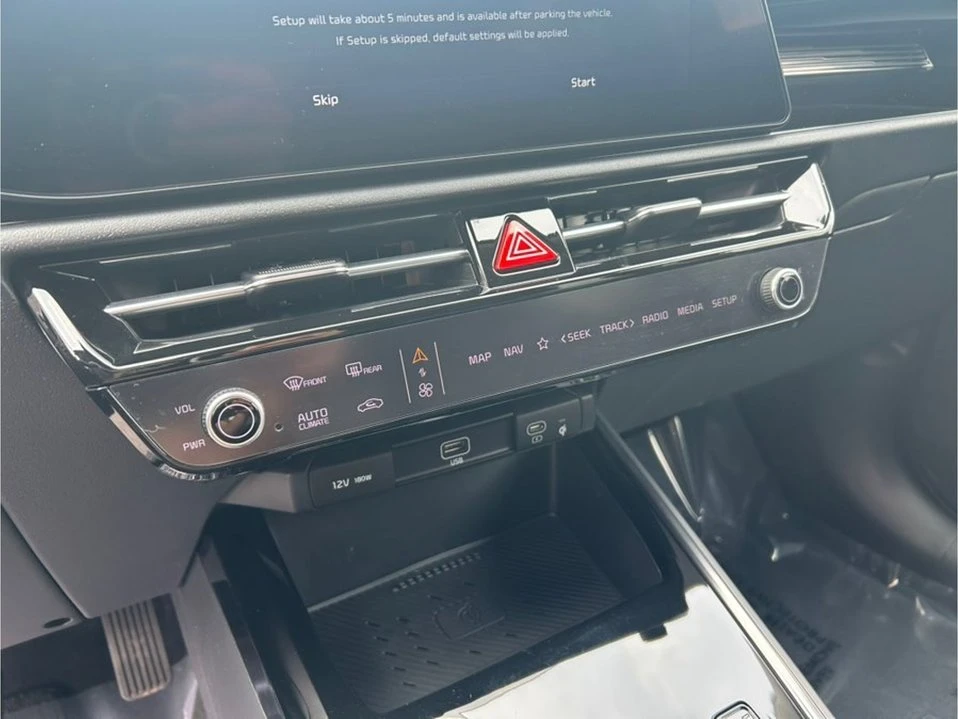 2023 Kia Niro - Image 2 of 20