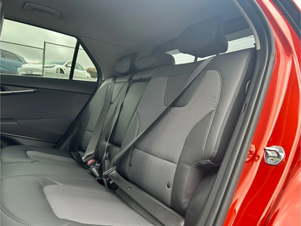 2023 Kia Niro - Image 19 of 20