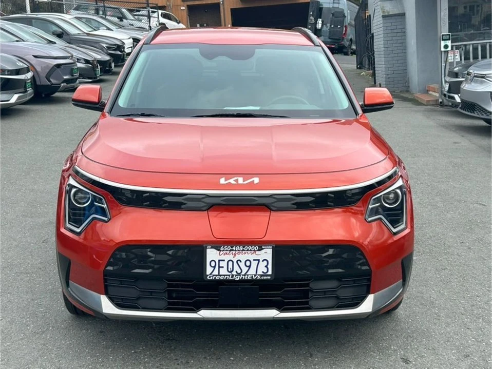 2023 Kia Niro - Image 8 of 20