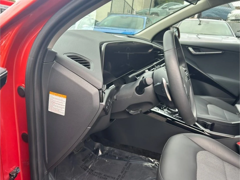 2023 Kia Niro - Image 15 of 20