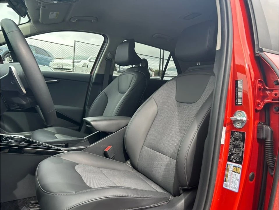 2023 Kia Niro - Image 16 of 20