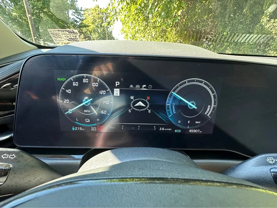 2023 Kia Niro - Image 2 of 14