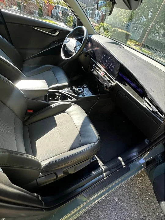 2023 Kia Niro - Image 9 of 14