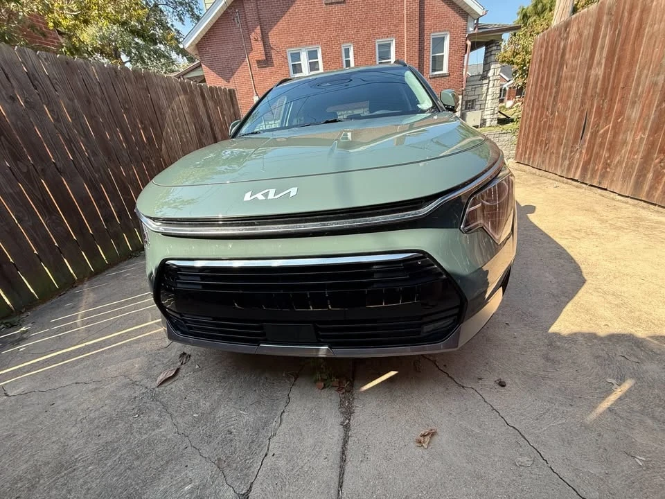 2023 Kia Niro - Image 3 of 13