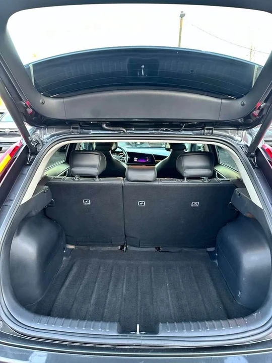 2023 Kia Niro - Image 7 of 12