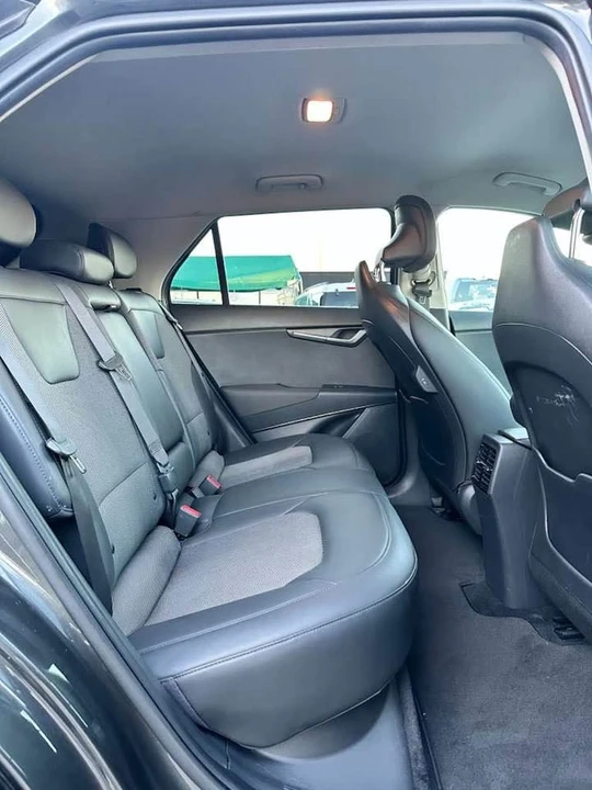 2023 Kia Niro - Image 10 of 12