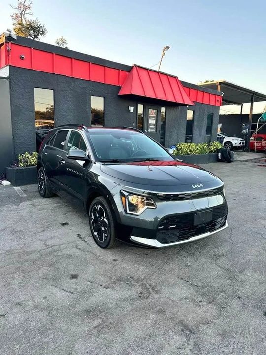 2023 Kia Niro - Image 3 of 12
