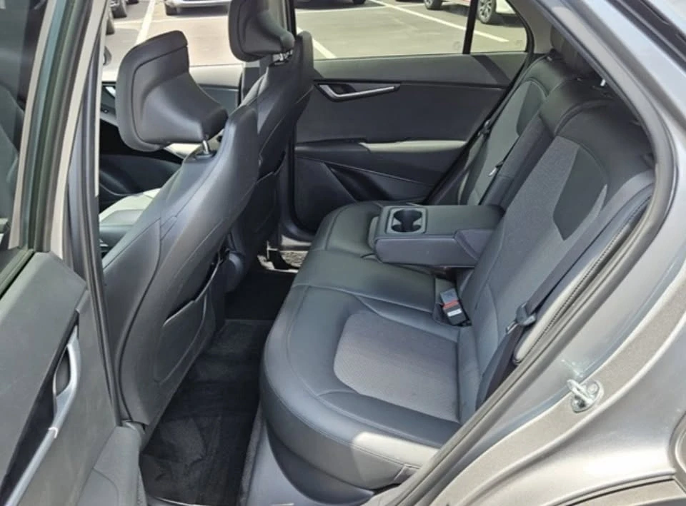 2023 Kia Niro - Image 8 of 11