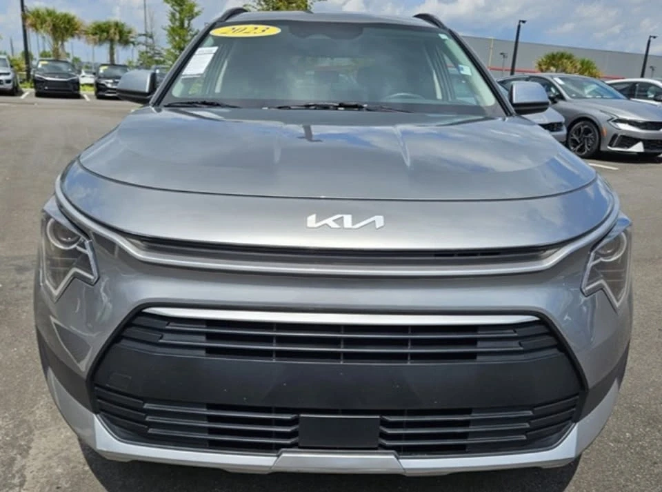 2023 Kia Niro - Image 6 of 11