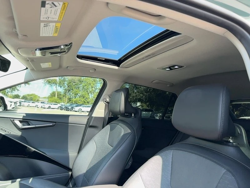 2023 Kia Niro - Image 12 of 19