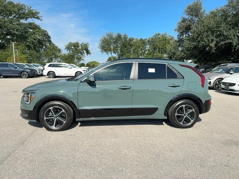 2023 Kia Niro - Image 2 of 19