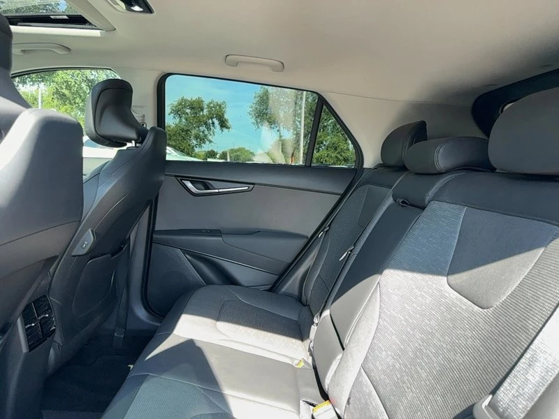 2023 Kia Niro - Image 14 of 19