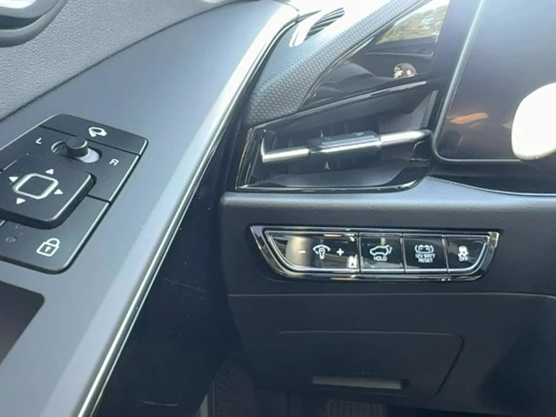 2023 Kia Niro - Image 16 of 19