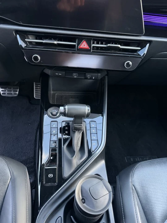 2023 Kia Niro - Image 5 of 12